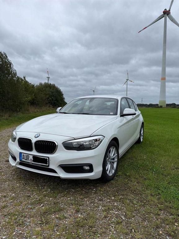 Weiß Gebraucht 2019 BMW 118 Advantage Kleinwagen | 7.900 € (Superpreis) - Bild 1/4