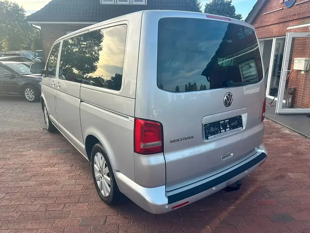 Gebraucht VW Multivan Comfortline 179 PS (131 kW) 2011 Silber Van / Kleinbus