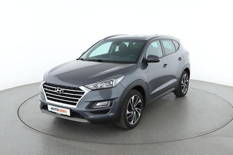 Grau Gebraucht 2019 Hyundai Tucson Trend SUV | 21.190 € (Etwas zu teuer) - Bild 1/3