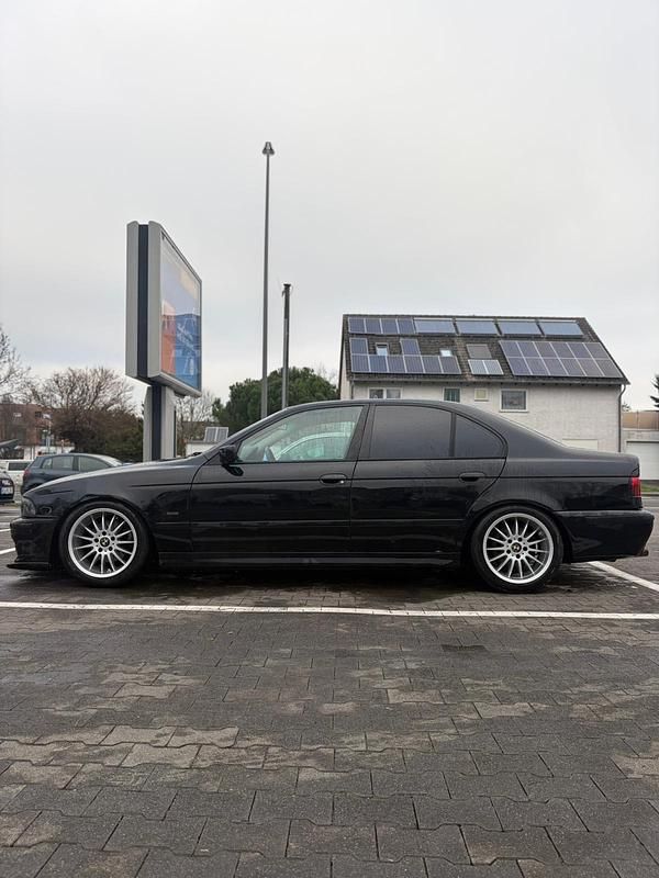 Gebraucht BMW 523 170 PS (125 kW) 1998 Schwarz Limousine