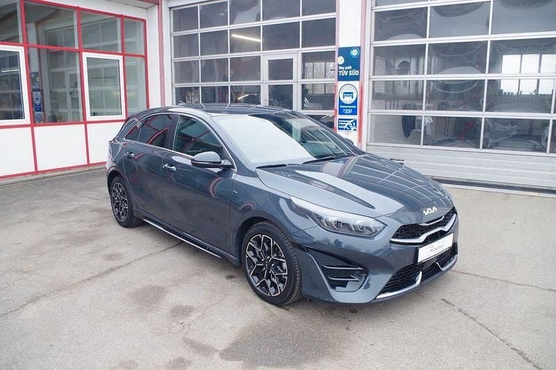 Gebraucht Kia Ceed GT-Line 140 PS (102 kW) 2024 Pentametal metallic Kleinwagen