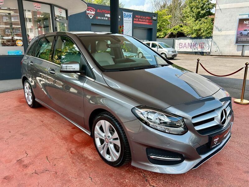 Grau Gebraucht 2015 Mercedes B180 Urban Van / Kleinbus | 15.990 € (Fairer Preis) - Bild 1/4