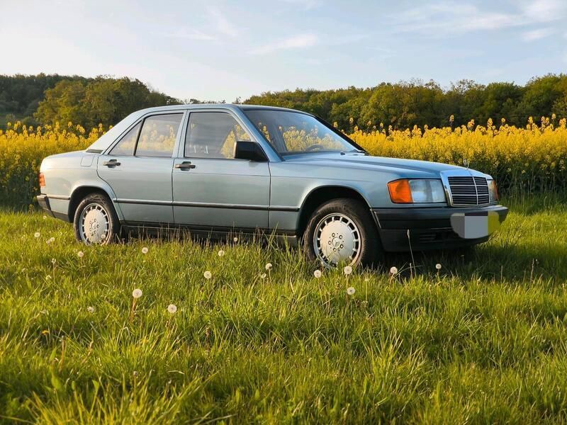 Blau Gebraucht 1987 Mercedes 190 Limousine | 14.000 € - Bild 1/4