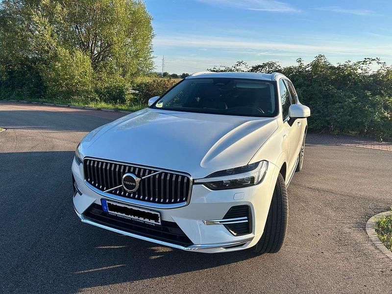 Weiß Gebraucht 2021 Volvo XC60 SUV | 38.000 € (Fairer Preis) - Bild 1/4