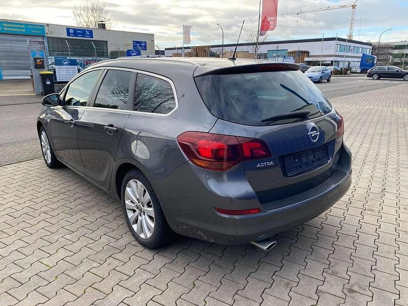 Gebraucht Opel Astra Design Edition 179 PS (131 kW) 2011 Braun Kombi