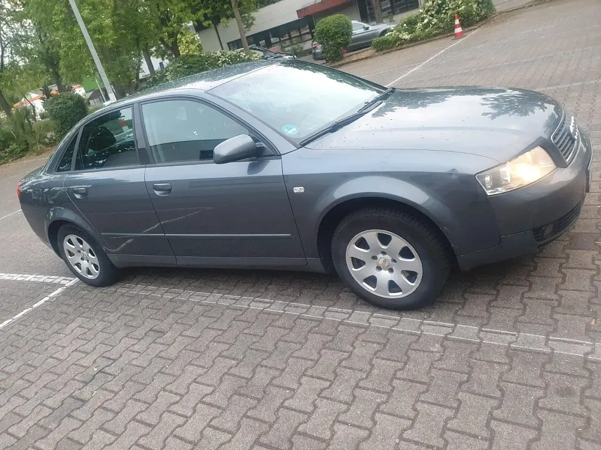 Gebraucht Audi A4 130 PS (95 kW) 2003 Grau Limousine