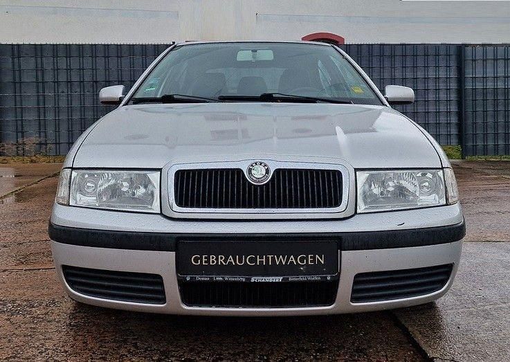 Silber Gebraucht 2007 Skoda Octavia Tour Limousine | 1.299 € (Fairer Preis) - Bild 1/4