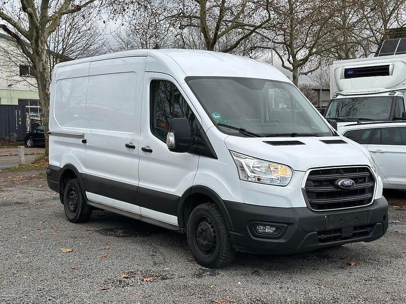 Gebraucht Ford Transit Trend 105 PS (77 kW) 2022 Weiß Van / Kleinbus