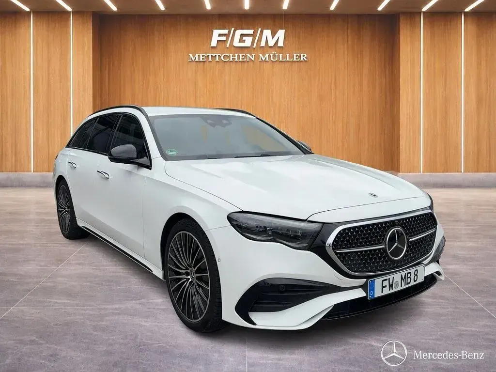 Gebraucht Mercedes E220 Advanced Plus 197 PS (144 kW) 2025 Unilack polarweiß Kombi
