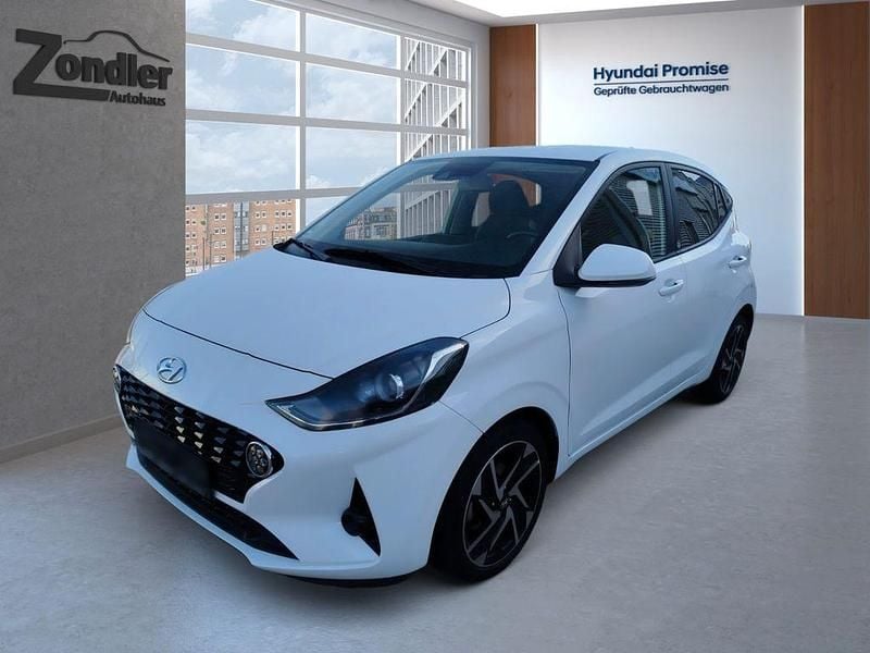 Weiß Gebraucht 2021 Hyundai i10 Edition 30+ Kleinwagen | 11.990 € (Superpreis) - Bild 1/4