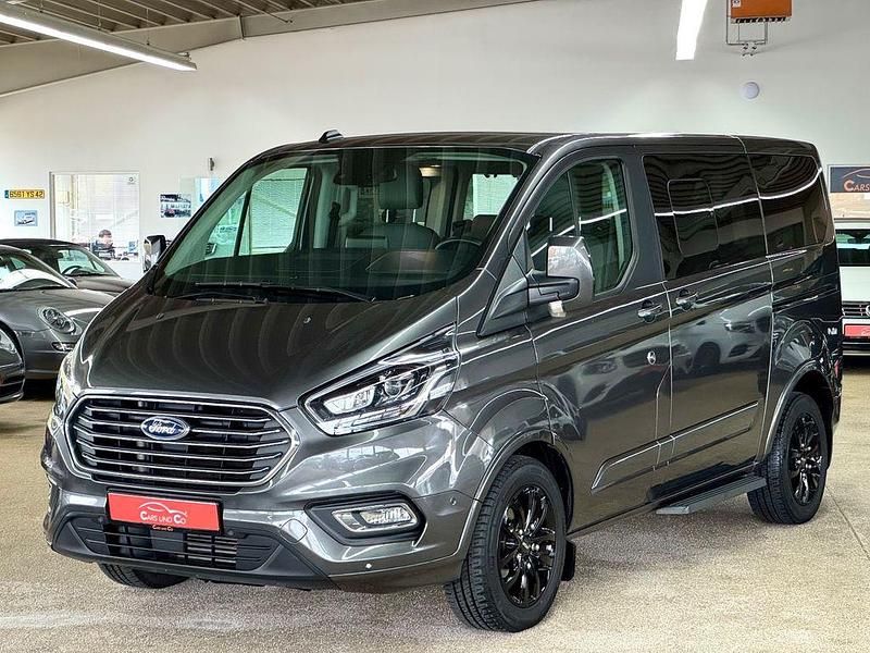 Grau Gebraucht 2021 Ford Tourneo Van / Kleinbus | 37.590 € (Etwas zu teuer) - Bild 1/4