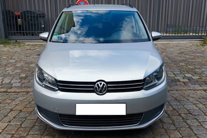 Silber Gebraucht 2011 VW Touran Van / Kleinbus | 5.499 € (Superpreis) - Bild 1/4