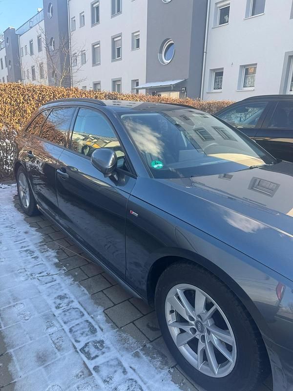 Gebraucht Audi A4 S-Line 163 PS (119 kW) 2020 Grau Kombi