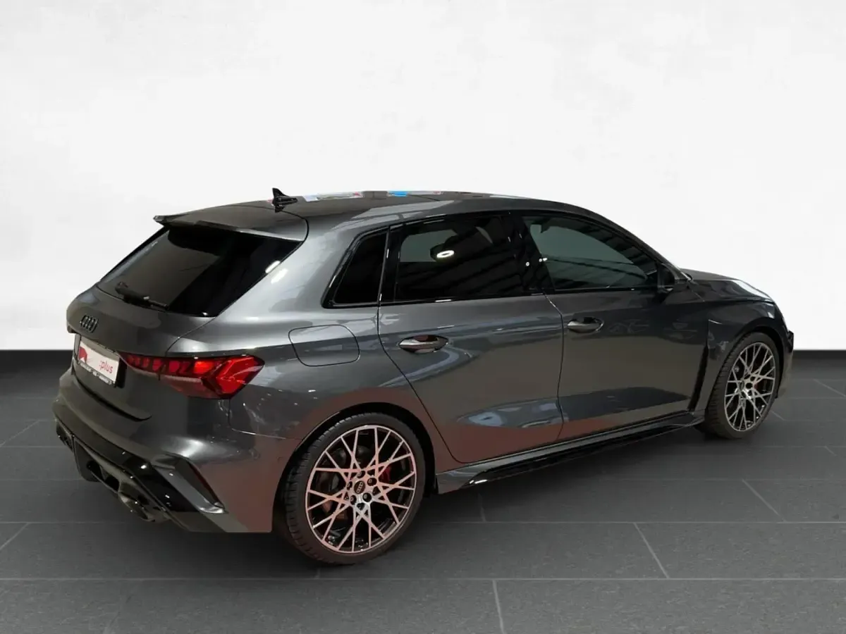 Gebraucht Audi RS3 Sportback Ambiente 400 PS (294 kW) 2025 Daytonagrau perleffekt Kleinwagen