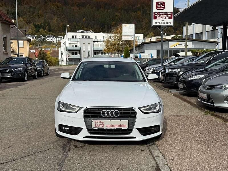 Gletscherweiss Gebraucht 2013 Audi A4 Ambition Kombi | 8.700 € (Guter Preis) - Bild 1/4