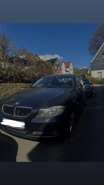 Gebraucht BMW 318 129 PS (94 kW) 2007 Blau Limousine
