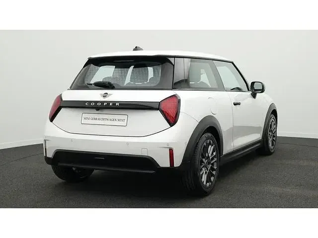 Gebraucht Mini Cooper 156 PS (114 kW) 2024 Nanuq white Kleinwagen