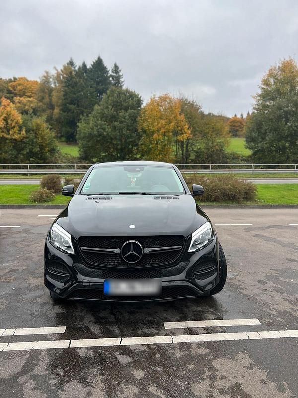 Schwarz Gebraucht 2017 Mercedes GLE350 Coupé | 32.900 € (Guter Preis) - Bild 1/4