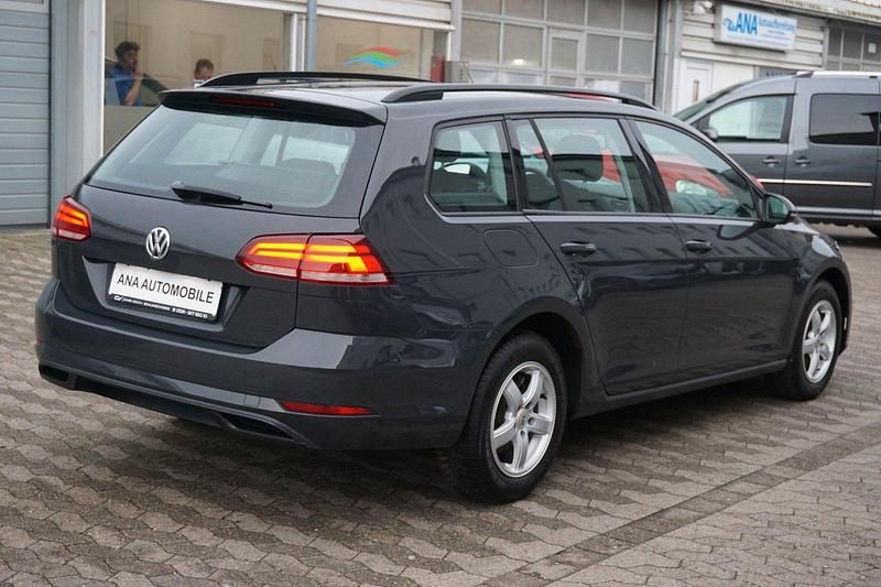 Gebraucht VW Golf VII 116 PS (85 kW) 2019 Grau Kombi
