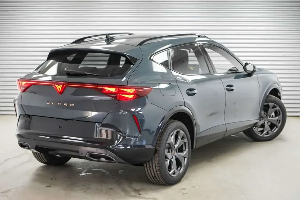 Neu Cupra Formentor 204 PS (150 kW) 2026 Fjord blau uni (9k) SUV