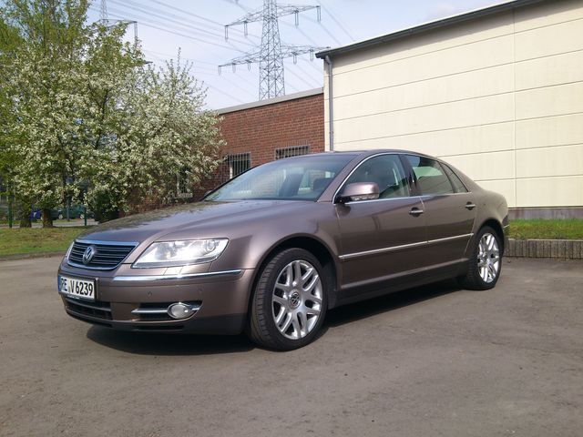 Braun metallic Gebraucht 2008 VW Phaeton Limousine | 15.900 € - Bild 1/4