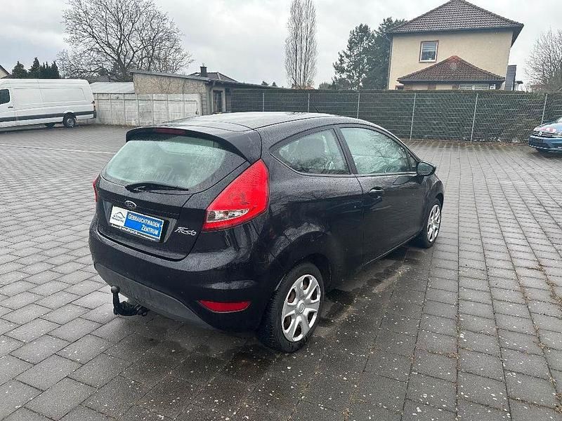 Gebraucht Ford Fiesta Trend 60 PS (44 kW) 2011 Pantherschwarz metallic Kleinwagen