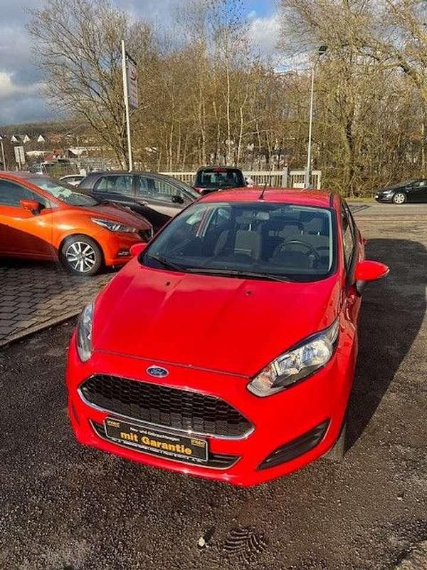 Gebraucht Ford Fiesta 82 PS (60 kW) 2017 Rot Kleinwagen
