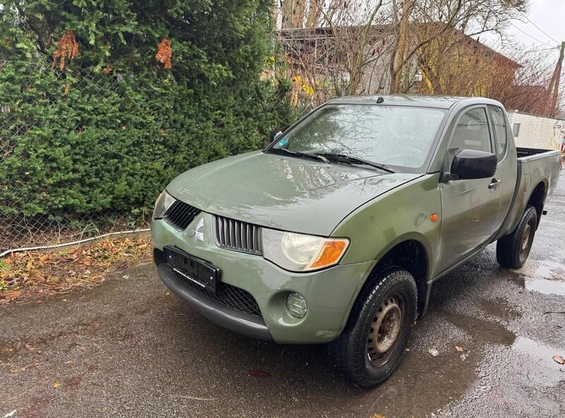 Grün Gebraucht 2006 Mitsubishi L200 Abholung | 3.300 € (Superpreis) - Bild 1/4