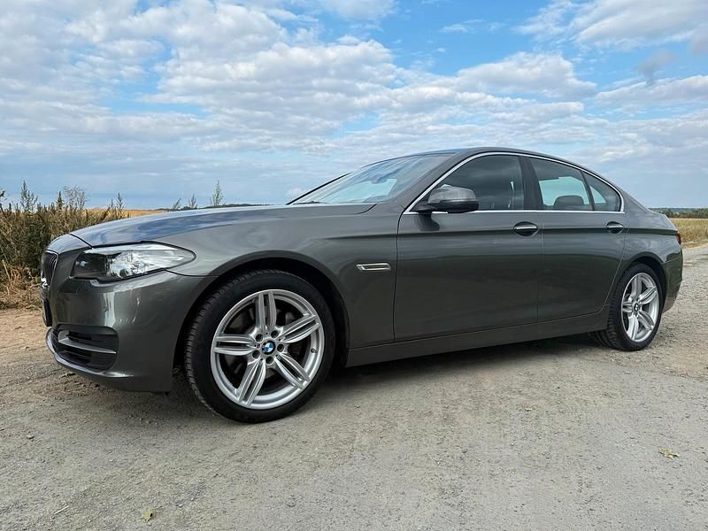 Gebraucht BMW 530 258 PS (189 kW) 2014 Grau Limousine