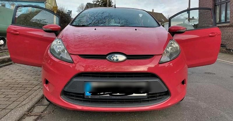 Gebraucht Ford Fiesta Ambiente 60 PS (44 kW) 2009 Rot Kleinwagen