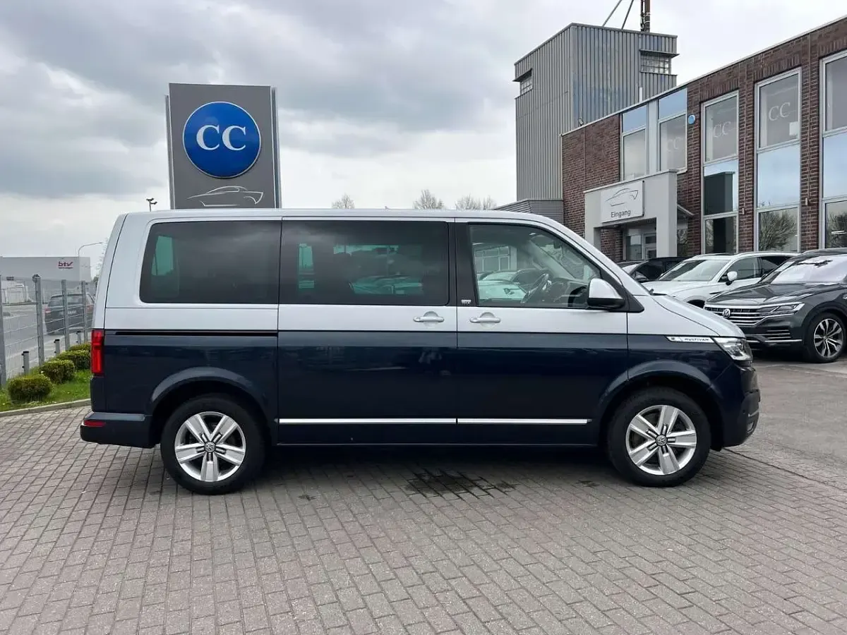 Gebraucht VW T6.1 Generation Six 199 PS (146 kW) 2021 Reflexsilber/starlight blue m Van
