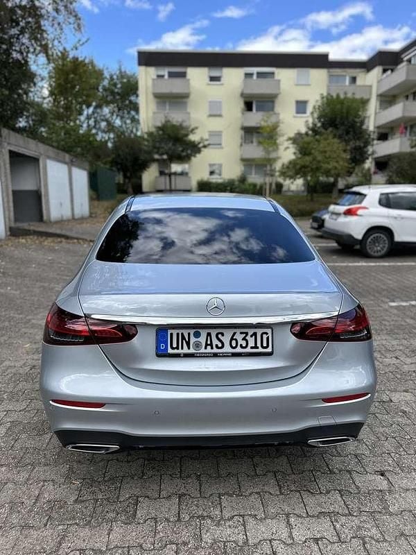 Gebraucht 2023 Mercedes E200 Avantgarde Limousine | 37.300 € (Fairer Preis) - Bild 1/4
