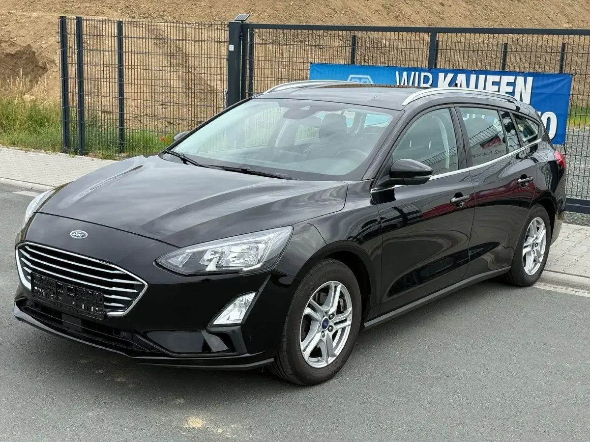 Gebraucht Ford Focus Cool & Connect 125 PS (91 kW) 2021 Schwarz Kombi