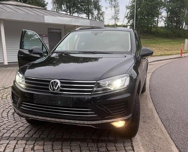 Gebraucht VW Touareg Exclusive 262 PS (192 kW) 2017 Blau SUV