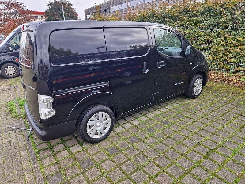 Gebraucht Nissan e-NV200 80 kW (109 PS) 2019 Schwarz Van / Kleinbus