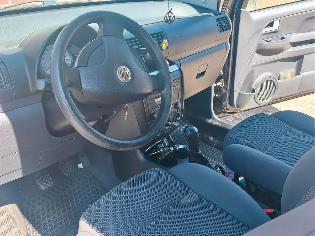 Gebraucht VW Fox 54 PS (39 kW) 2009 Schwarz Kleinwagen