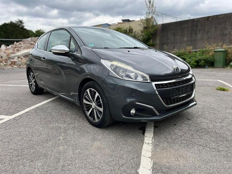 Grau Gebraucht 2016 Peugeot 208 Allure Kleinwagen | 6.750 € (Guter Preis) - Bild 1/4