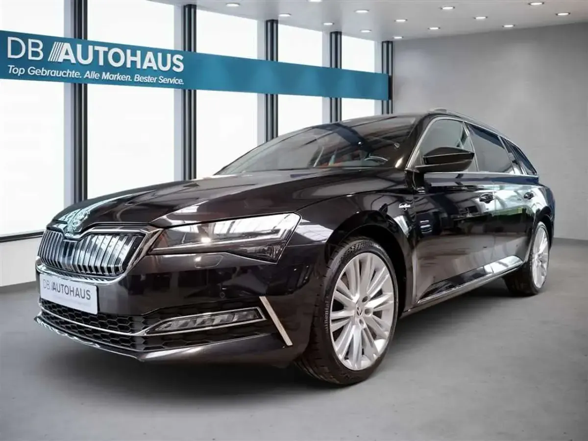 Gebraucht Skoda Superb LAURIN & KLEMENT 158 PS (116 kW) 2021 Kombi