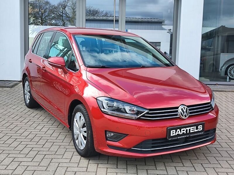 Rot Gebraucht 2015 VW Golf Sportsvan Highline Van / Kleinbus | 10.940 € (Fairer Preis) - Bild 1/4