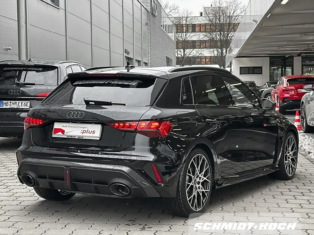 Gebraucht Audi RS3 Comfort 400 PS (294 kW) 2026 Mythosschwarz (schwarz) Limousine