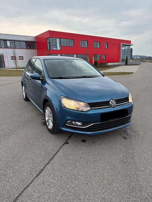 Gebraucht VW Polo Highline 90 PS (66 kW) 2016 Blau Kleinwagen
