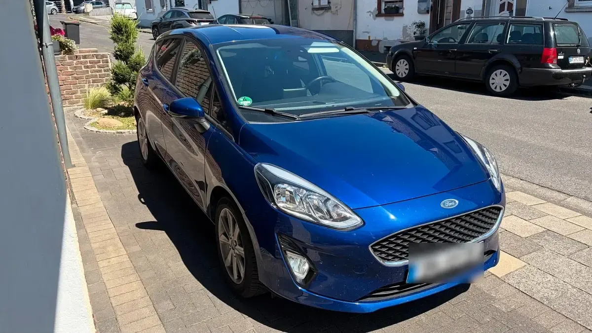 Gebraucht Ford Fiesta Titanium 86 PS (63 kW) 2017 Blau Kleinwagen