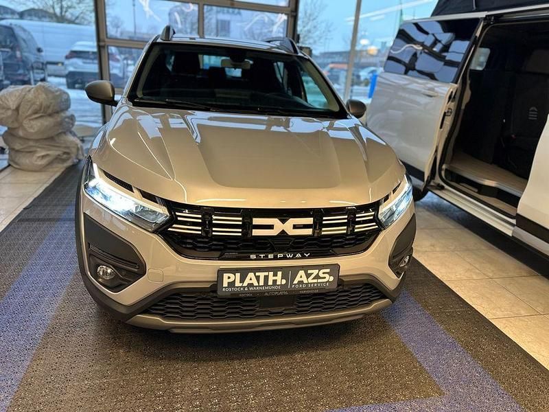 Gebraucht Dacia Sandero Expression 91 PS (66 kW) 2023 Silber Limousine