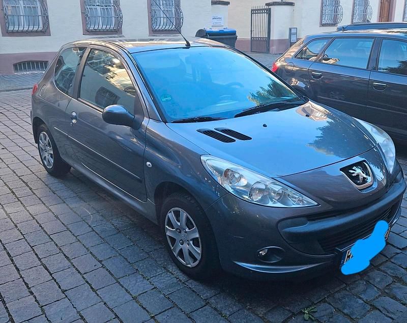 Silber Gebraucht 2010 Peugeot 206+ Kleinwagen | 1.300 € - Bild 1/4