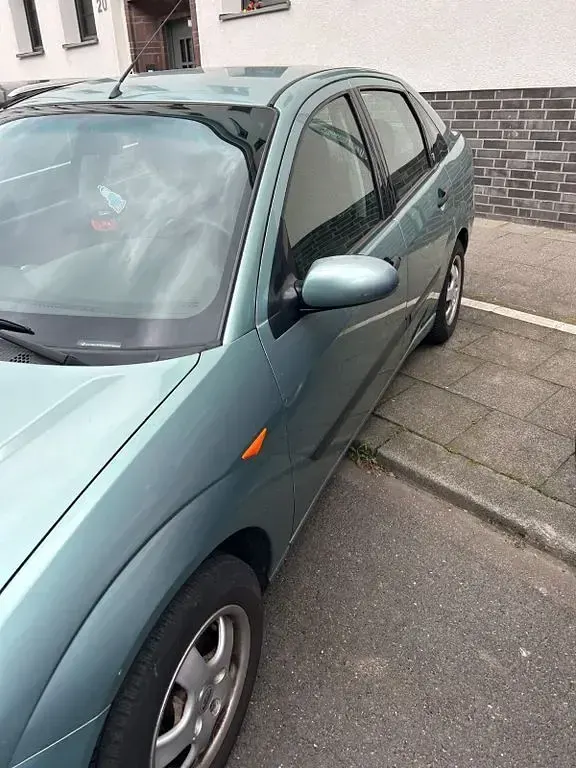 Gebraucht Ford Focus Ghia 101 PS (74 kW) 2000 Limousine
