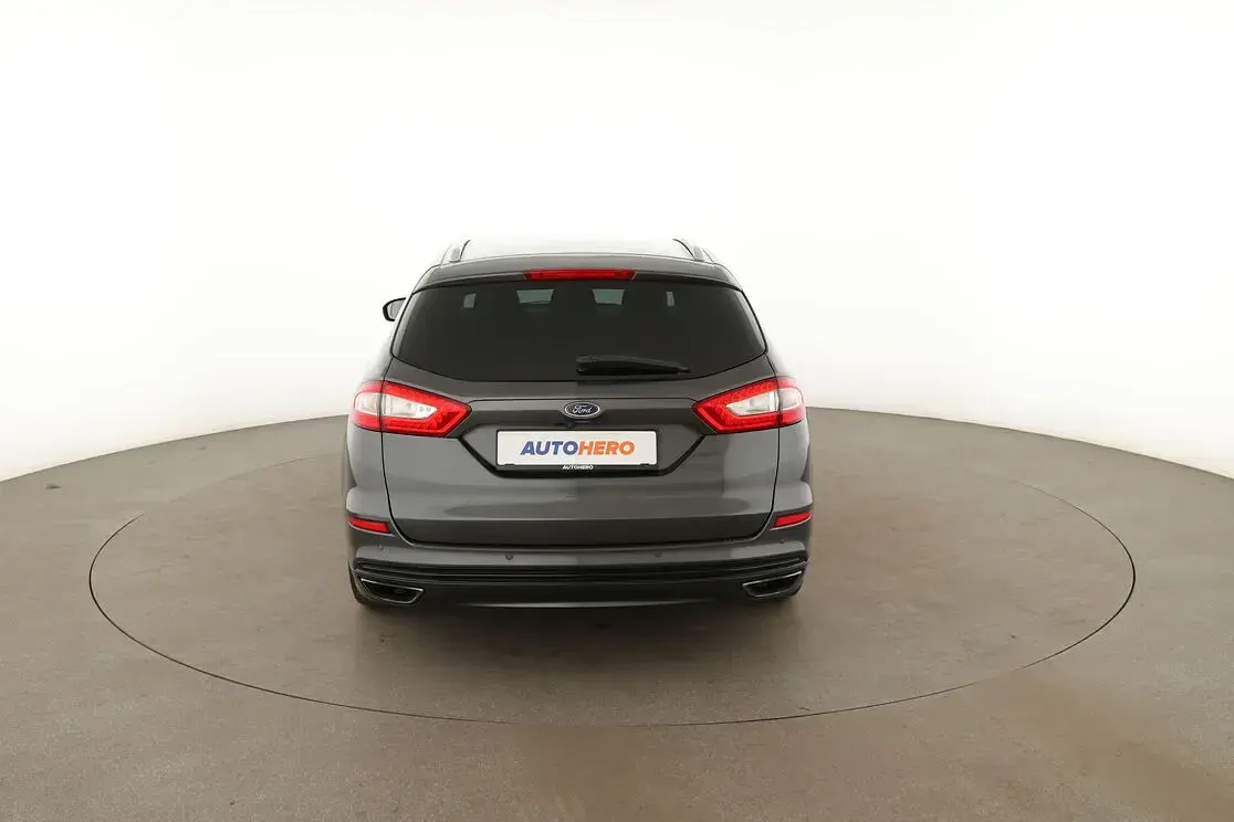 Gebraucht Ford Mondeo Titanium 239 PS (175 kW) 2016 Grau Kombi