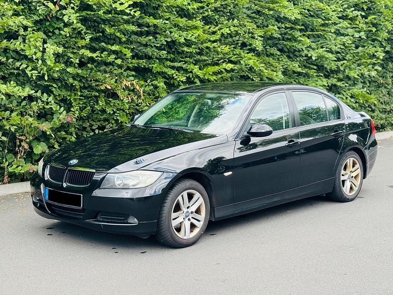 Schwarz Gebraucht 2007 BMW 318 Limousine | 1.750 € (Superpreis) - Bild 1/4