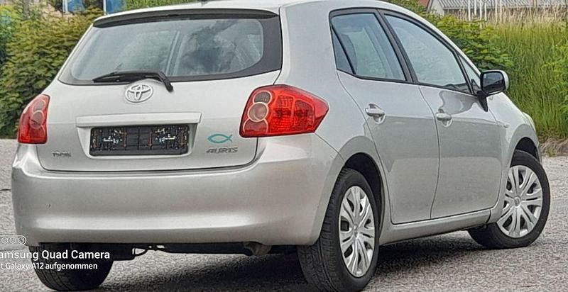 Gebraucht Toyota Auris 97 PS (71 kW) 2008 Beige Limousine