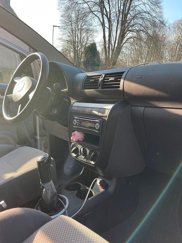 Gebraucht VW Fox 54 PS (39 kW) 2006 Silber Kleinwagen