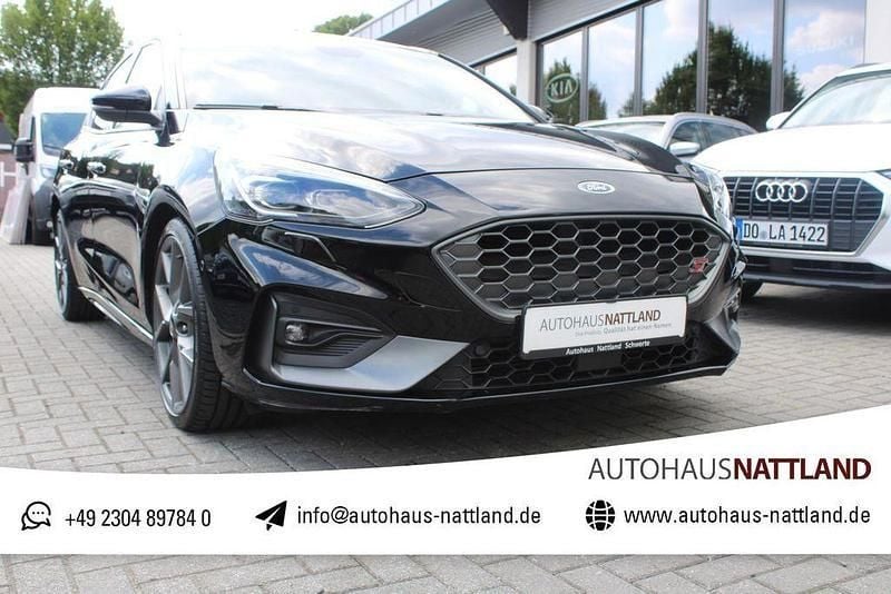 Iridiumschwarz metallic Gebraucht 2019 Ford Focus ST Limousine | 22.950 € (Fairer Preis) - Bild 1/4